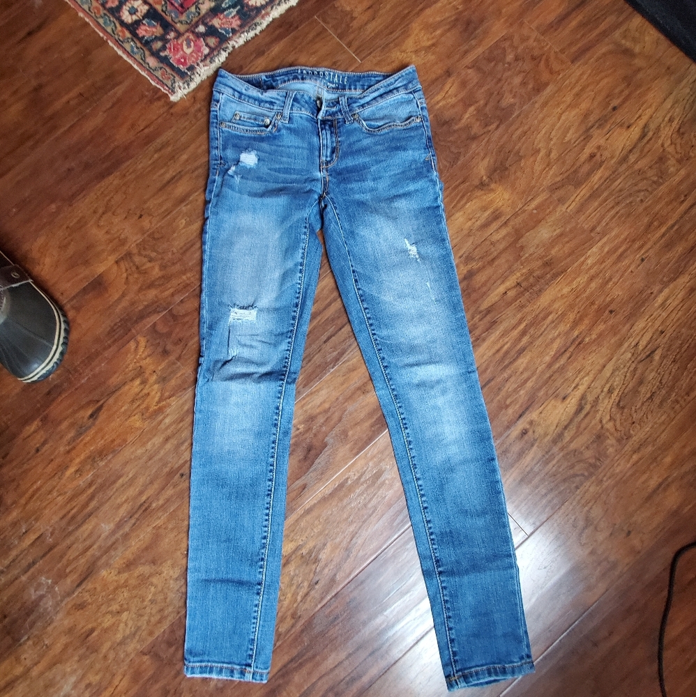 Aeropostale Lightly Distressed Jegging